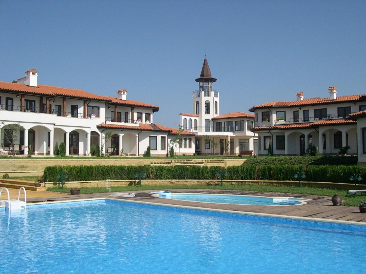Вила Бел Тауър - Villa Bell Tower Balçık Dış mekan fotoğraf